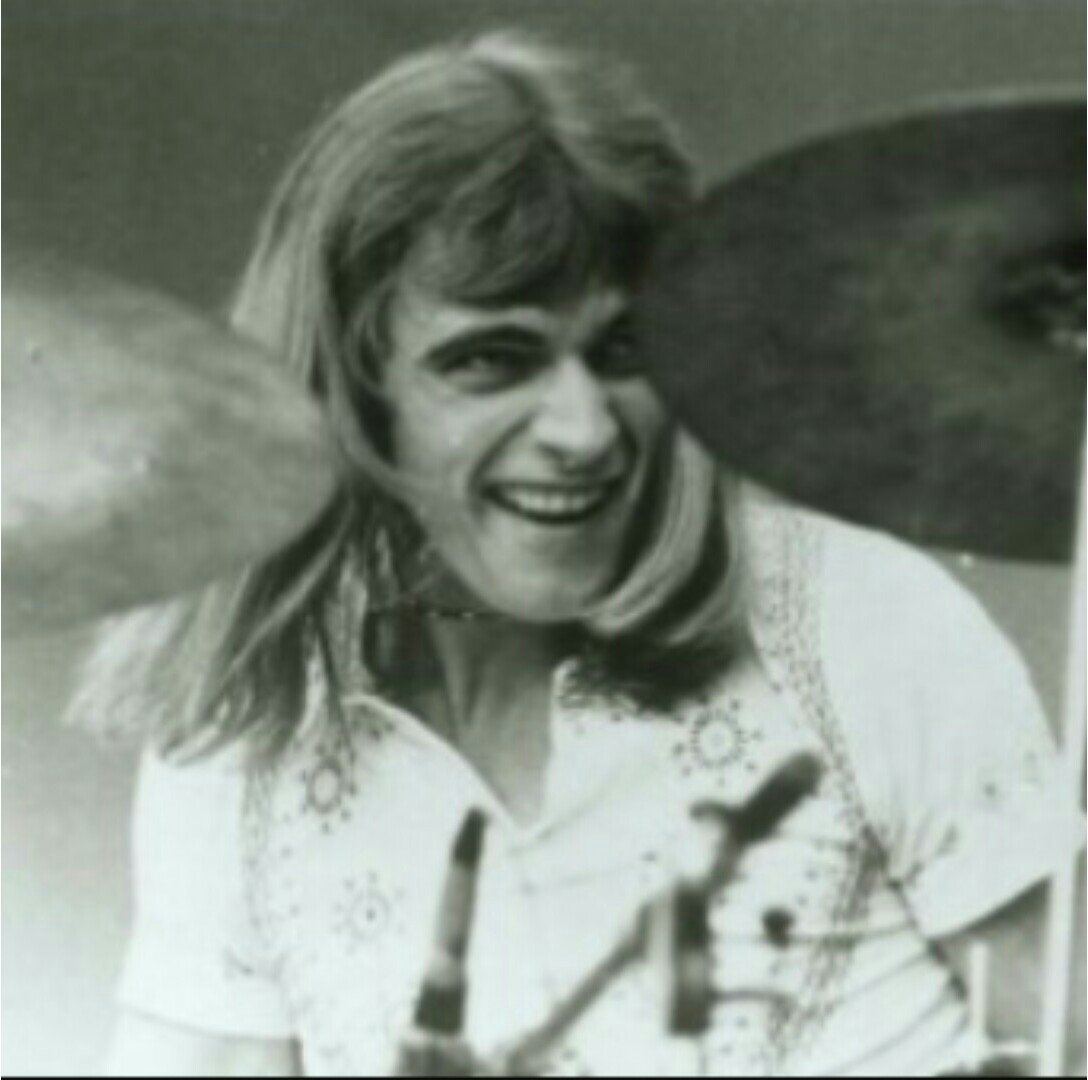 Happy birthday to Alan White 