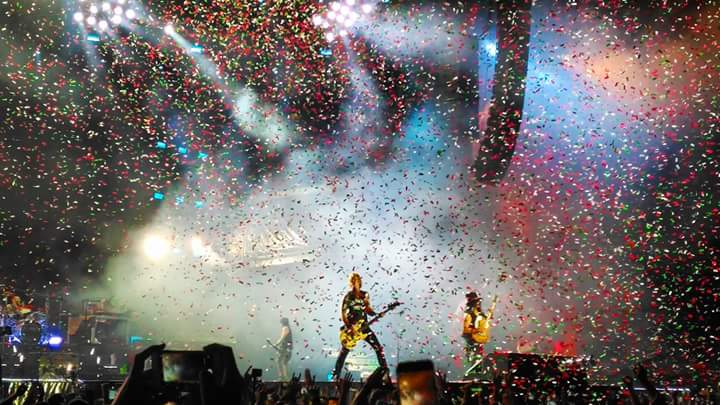 RandomEffectOff's tweet image. Noi c'eravamo ed è stato bellissimo!
@virgingen @VIRGINRINGO 
#gunsnroses #GunsNRosesImola #NotInThisLifetimeTour  #NotInThisLifetime