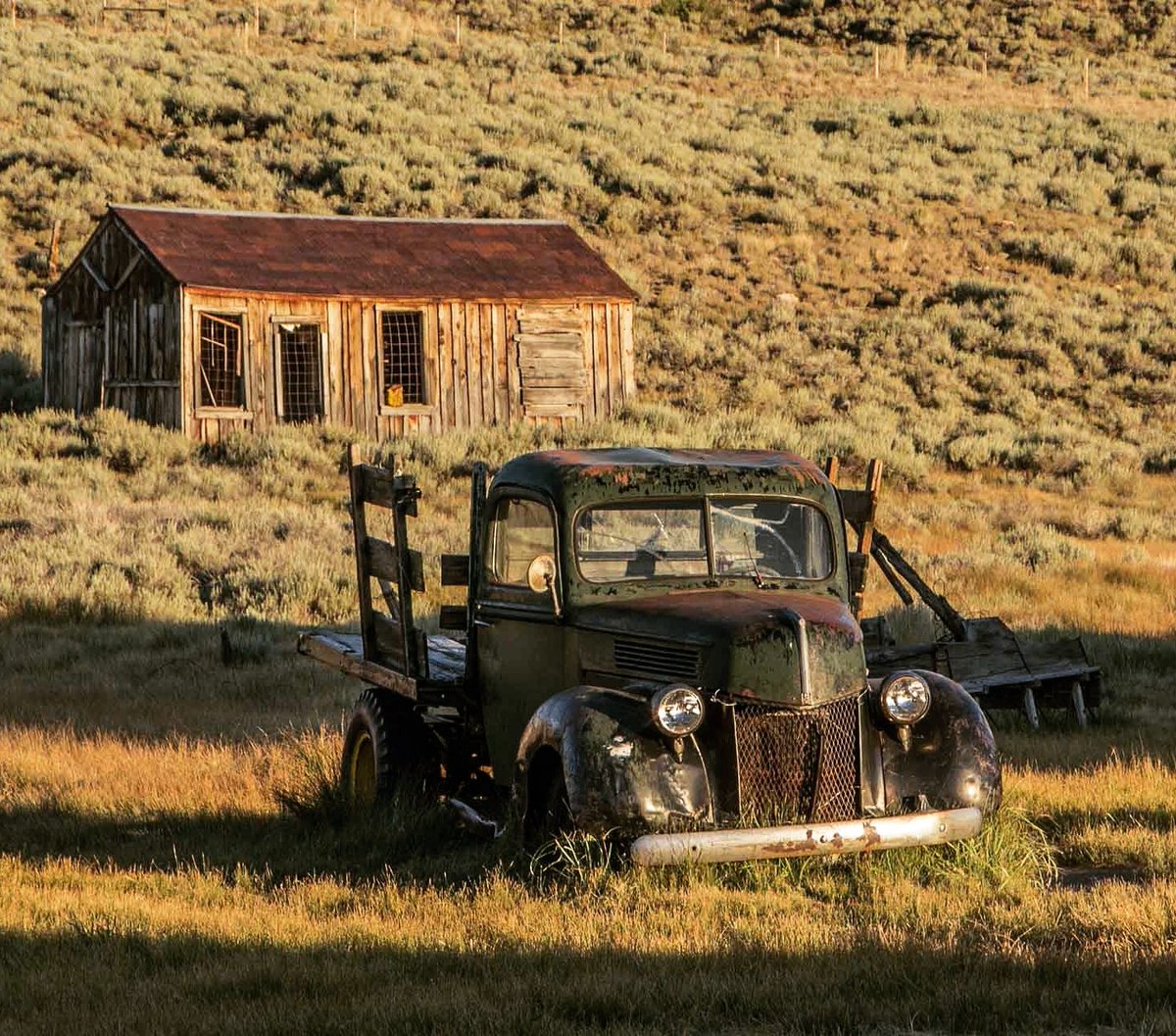 sierra28k's tweet photo. RT @2AbroadTravel: In #SierraNevada... the most incredible ghost town - Bodie, #California @CAStateParks @VisitBodie https://t.co/h6MlkfERcw https://t.co/cTBYIHVVNE
