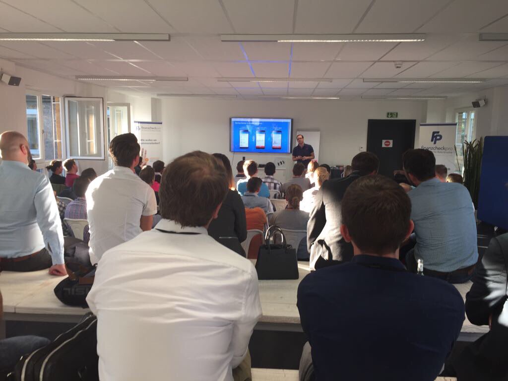 msjanakoch's tweet photo. Had a great time at #FinTech #meetup with pitches by @finanzcheck_de and @friendsurance. Thanks for the orga @figoAPI 🙌🏻 https://t.co/0Qb1cm812V