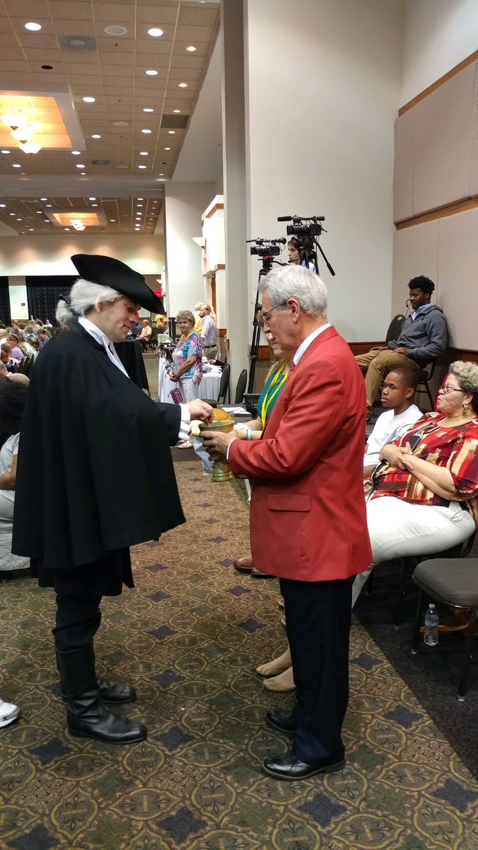 KY_UMC's tweet photo. John Wesley, taking communion at our Sending Forth service. Holy Conferencing, indeed! #findingwesley https://t.co/Apx7K8iDwZ