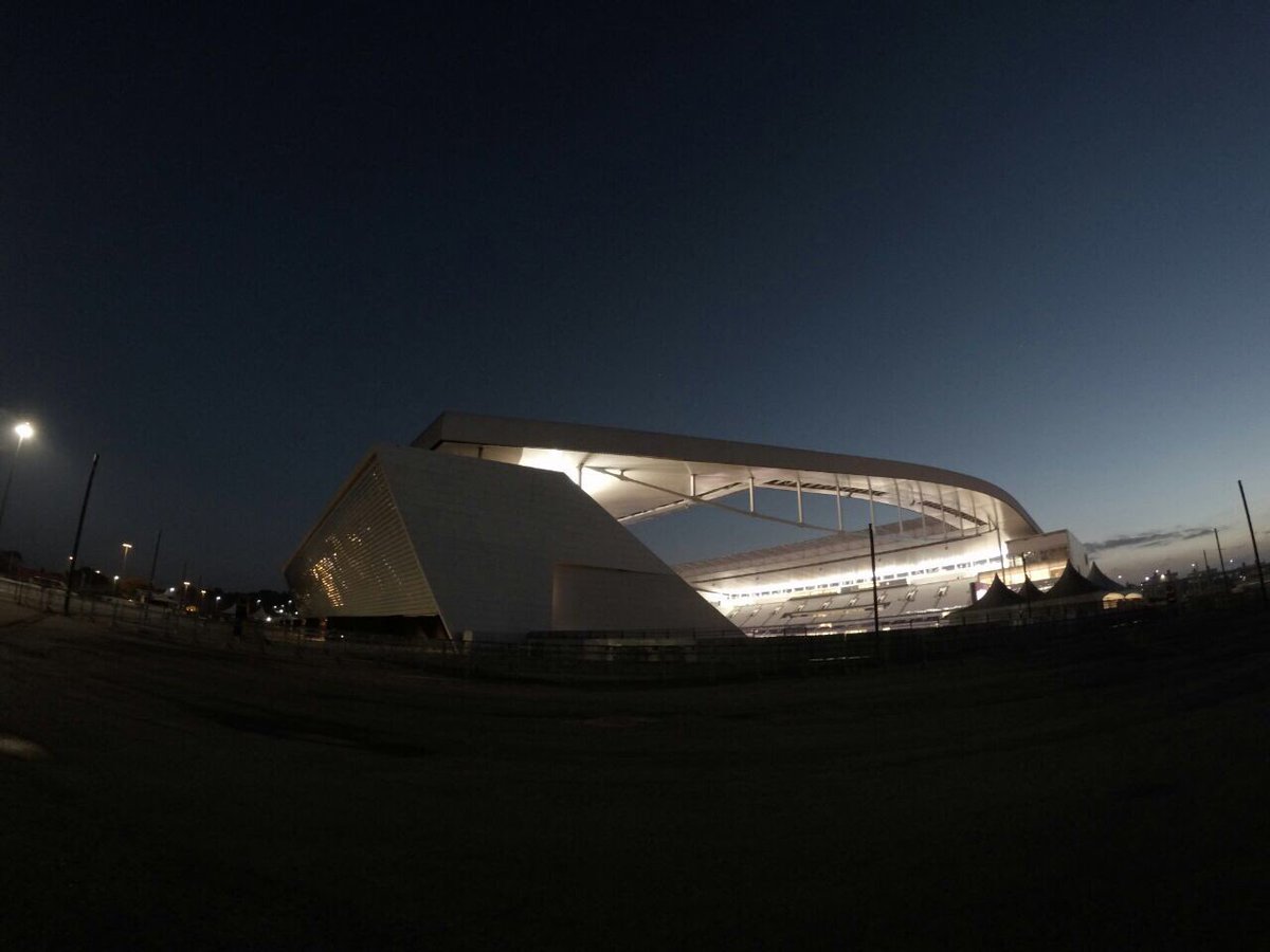 Já anoiteceu na <a href="/A_Corinthians/">A</a>! Às 21h45 tem Corinthians x Cruzeiro pelo Brasileirão. #QueFotãoDaPorra

📷 Bruno Teixeira