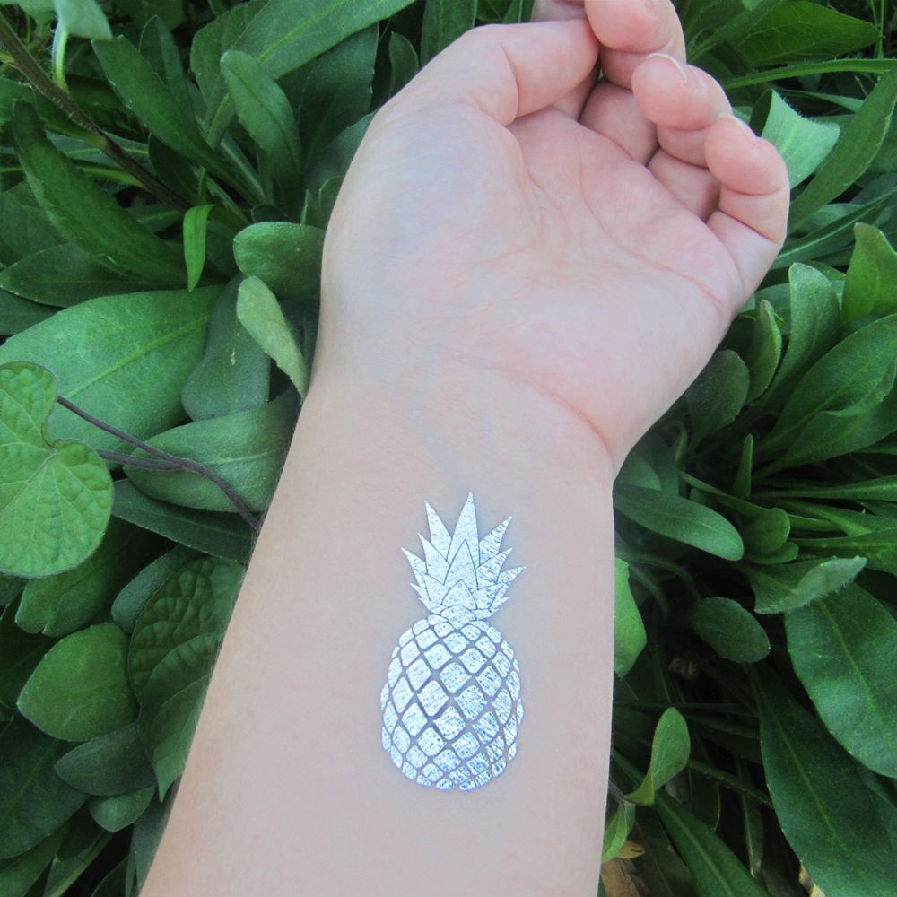 JewelFlashTats's tweet photo. Silver pineapple instant tattoo for perfect summer 2017!
#instanttattoo #temporarytattoo #pineappletattoo #silverpineapple #flashtattoos https://t.co/hdgZw7QHsu