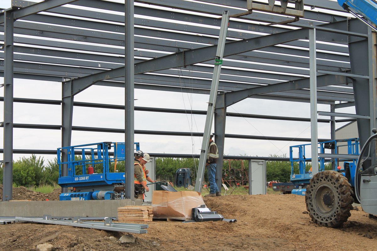 SilverlineSC's tweet photo. Lots happening at Monro Industrial Park in @City_SC. New build for CKC Holdings beside Crutch's Plumbing and @BLckBrgBrew. https://t.co/2FGfAgzQQQ
