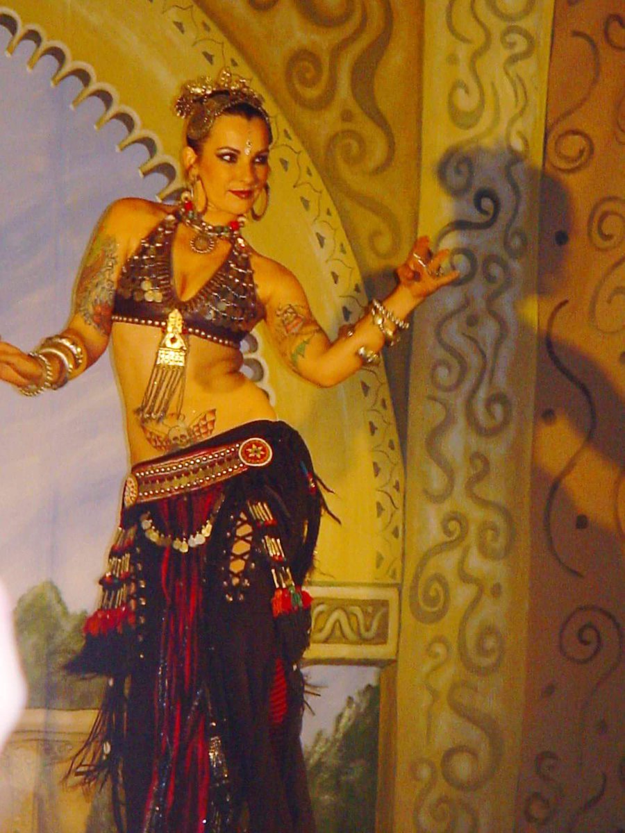 Tribal_Rev's tweet photo. 2006 was also the first time we brought Kami Liddle to Chicago. 10 years later we had her whole troupe! #tribalrev #bellydance #kamiliddle https://t.co/3E5NREXU38