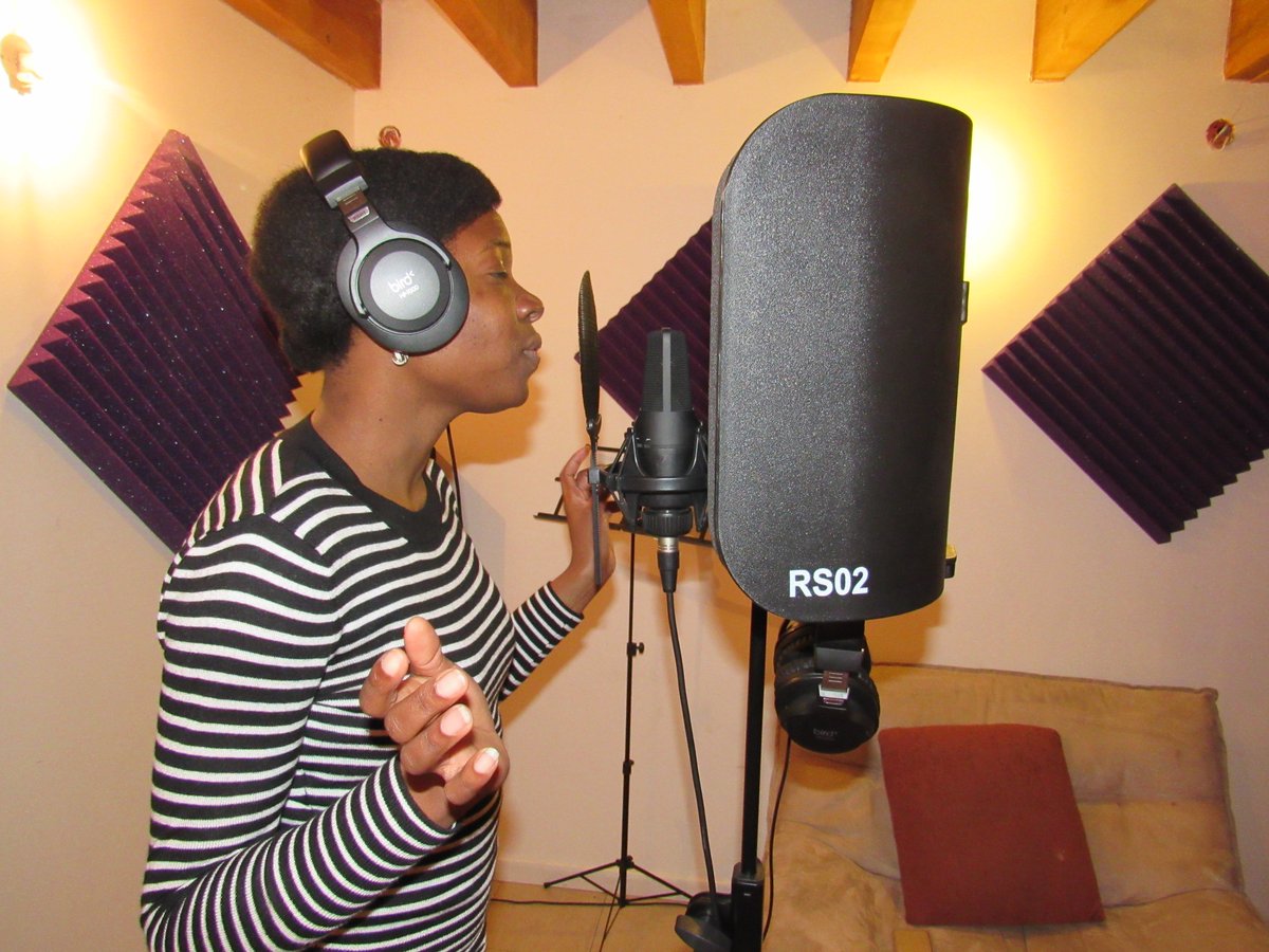 vmcstudios's tweet photo. #Album en cours chez #VMCStudios. #enregistrements #mixage #mastering #arrangements #production #musicale #gospel https://t.co/eSyMiudFQP
