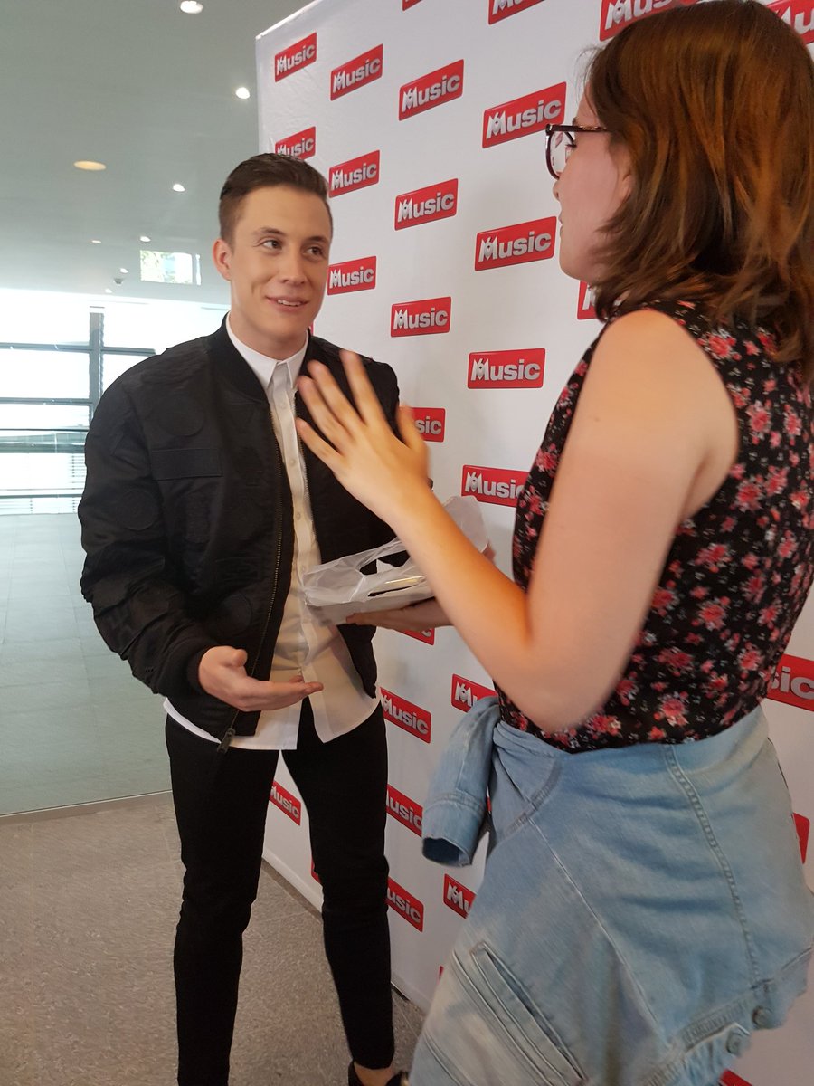 ClemencePORCHER's tweet photo. Merci encore pour tout @L0oiic tu es vraiment extraordinaire ! #JusteUnInstant 😘 https://t.co/LVCMWYKxMU