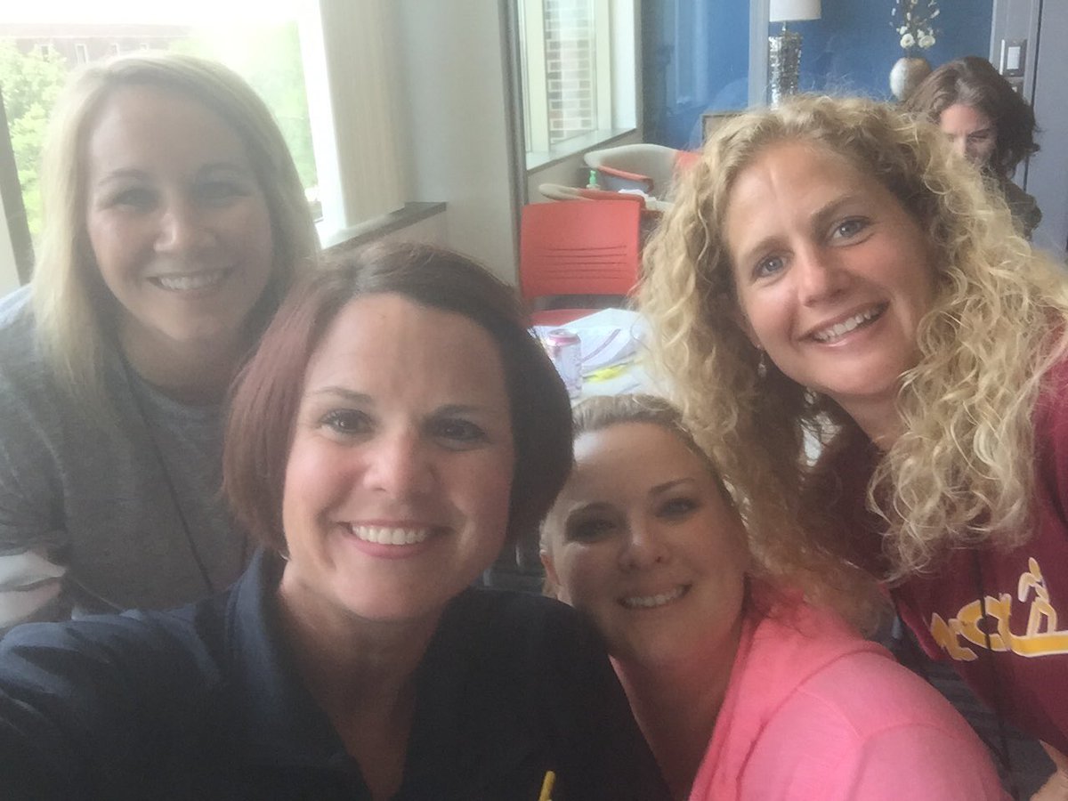 MatzWY3's tweet photo. Spending the day with my besties learning new STEM ideas #inspire #STEM #TSCschools https://t.co/n7ljCOOSKX