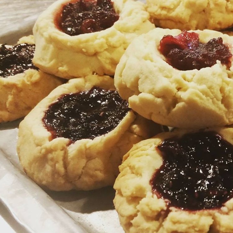 SolaCafe's tweet photo. Dad loves to treat you -- it's about time you return the favor. https://t.co/716FKE0Q7s
