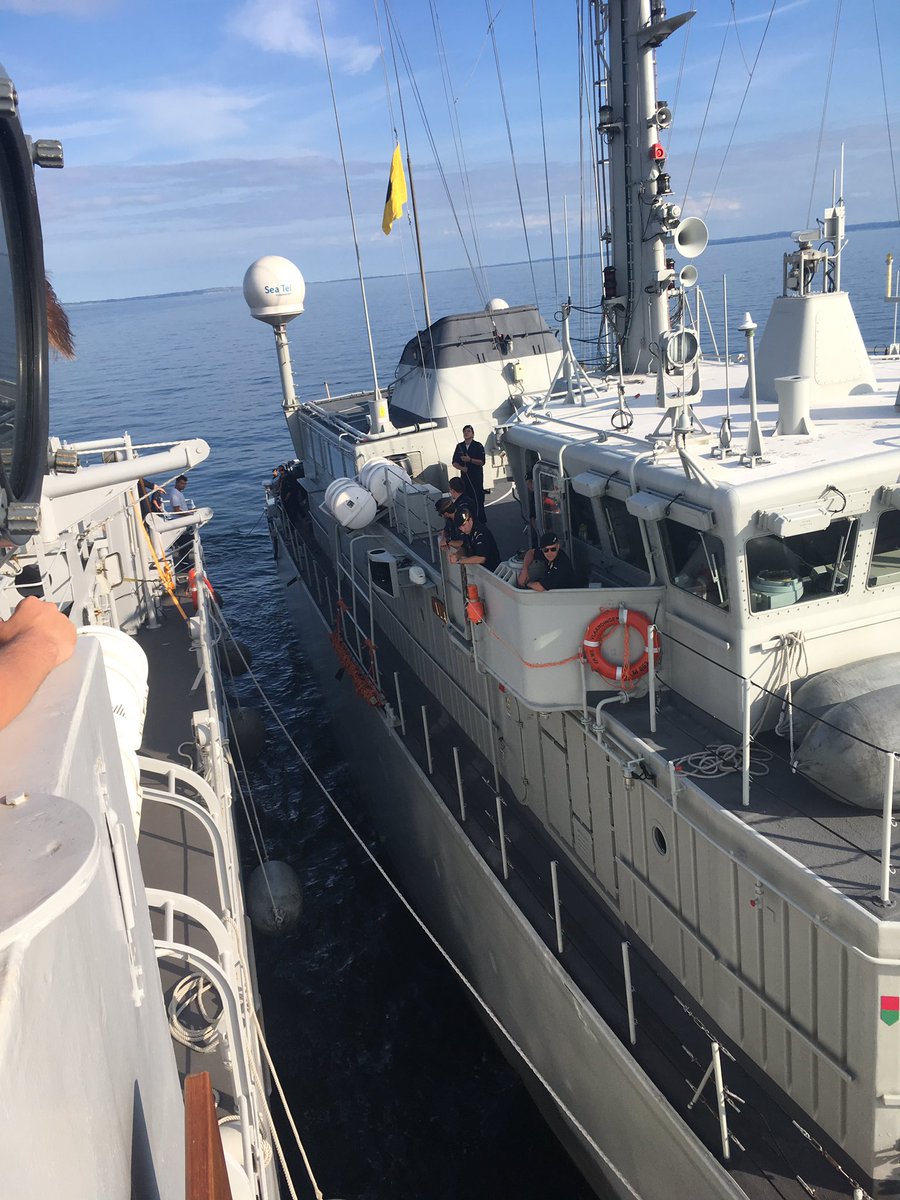 RikWoertman's tweet photo. HNLMS Vlaardingen alongside to deliver recoverd ex-mines to HNLMS Mercuur #BALTOPS2017 @kon_marine @C_VLRD #zrmsmercuur https://t.co/tVry8yfpXR