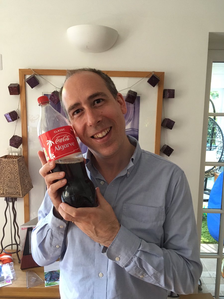 bee_macfee's tweet photo. @CocaCola_GB #cokesummer #flymetothealgarve https://t.co/AmdRW5oW0I