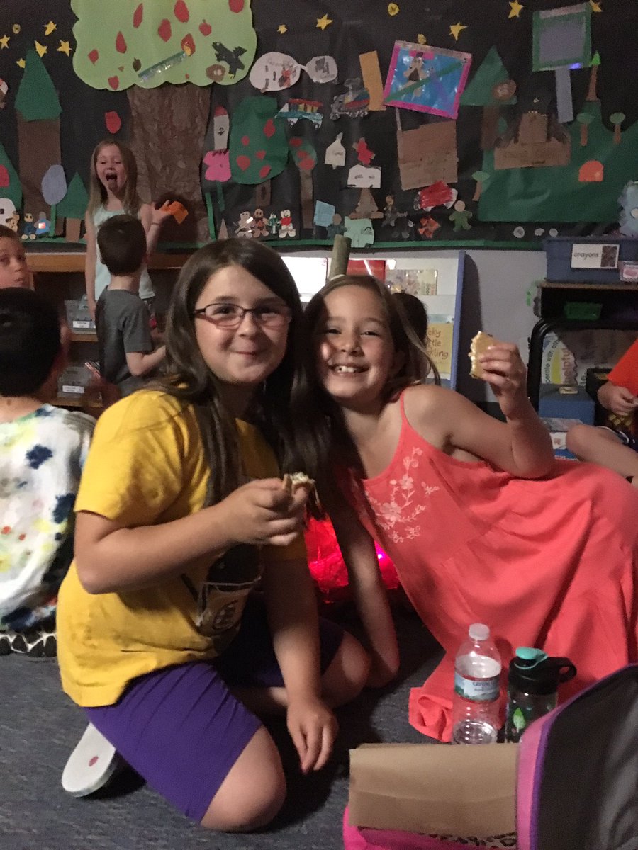 SS_Gr1's tweet photo. Camping fun with friends in Mrs. Dolan's room https://t.co/67vWRlUtJE