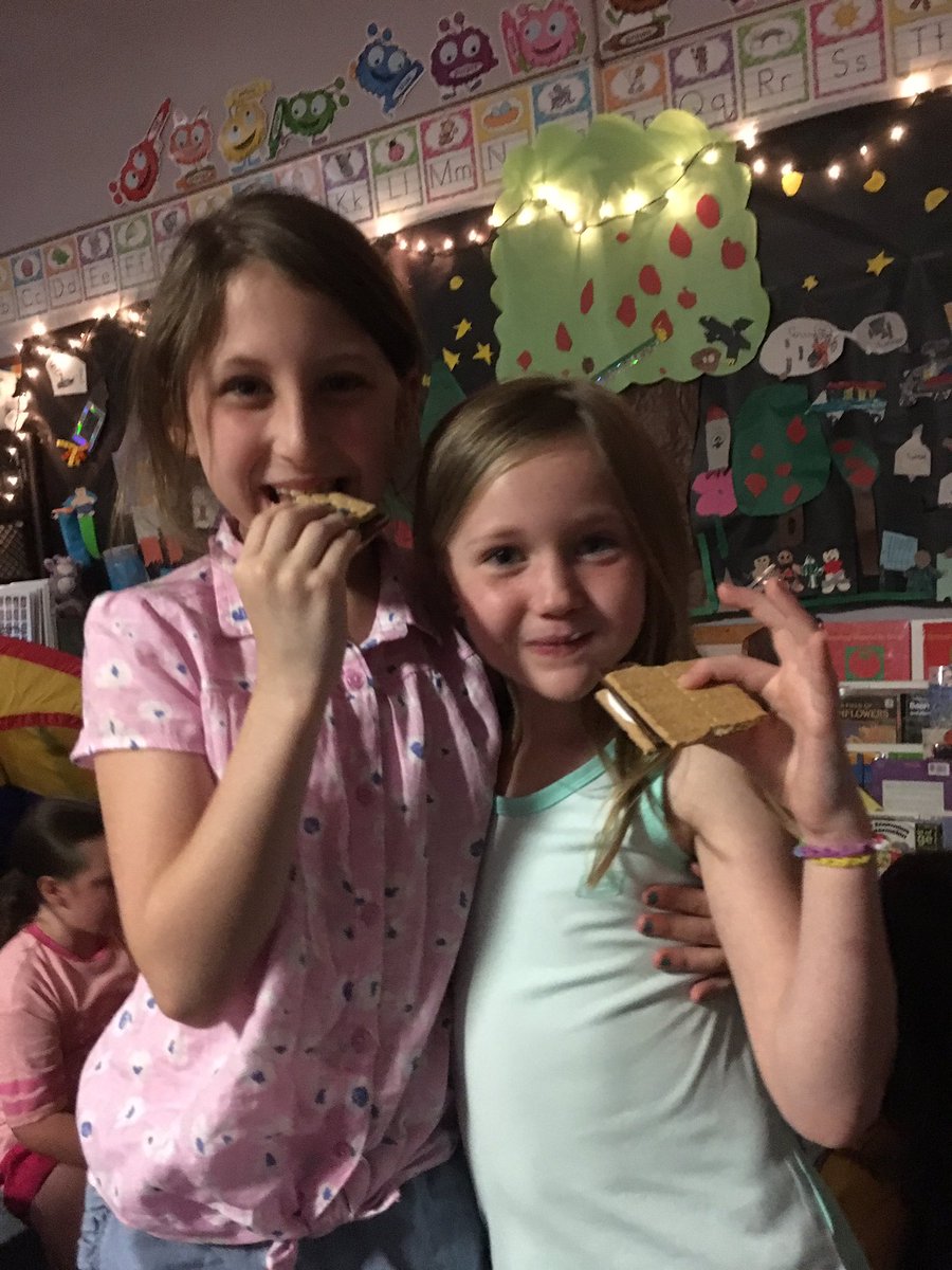 SS_Gr1's tweet photo. Camping fun with friends in Mrs. Dolan's room https://t.co/67vWRlUtJE