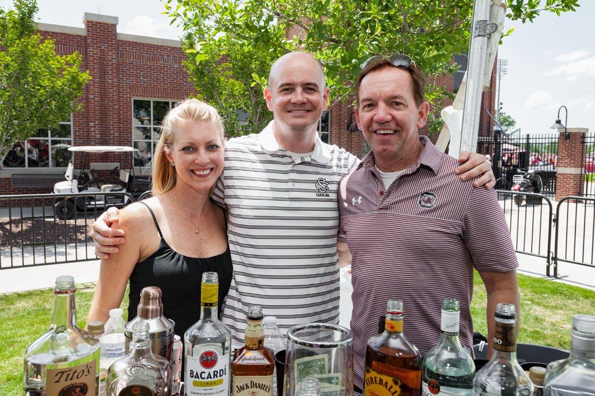 Gourmet_Gents's tweet photo. Happy Hump Day 2 our friends at @Eds_Bartending @bohenderson &amp; @LewWil1! Thanks 4 all ur hard work 2 help make us #thebesttailgateintheSouth https://t.co/i6oOARvw6k