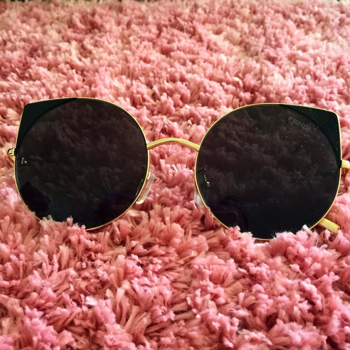 um #FENDI 🐱 por R$140? é pra se apaixonar meeeesmo 😍
parcela no cartão, vai: bit.ly/2rrtsFK