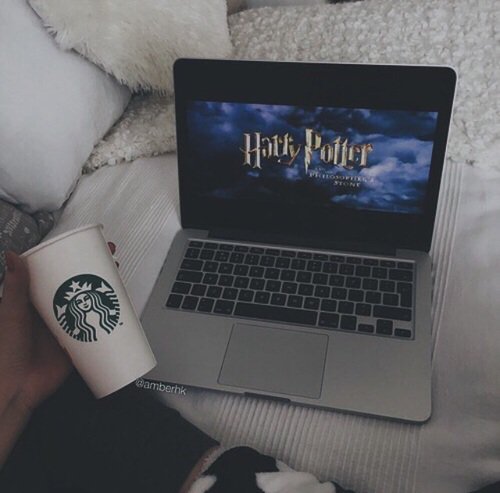 3Justinytu's tweet photo. "Que mejor que empezar el día viendo mi saga favorita con mi persona favorita @justinbieber😍😘"-___ en IG
_A_ https://t.co/gDN5UnI3wU