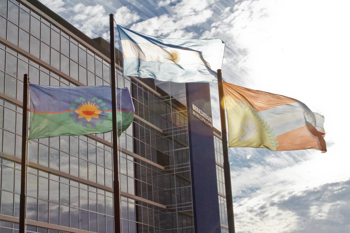 perspectivasur's tweet image. Esperando el #20deJunio: Invitan a #embanderar #Berazategui. ow.ly/kZjS30cANze