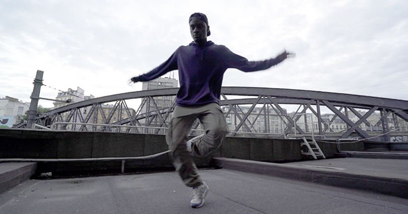 Konbinibiiinge's tweet photo. [Coup de cœur websérie] À la découverte des street dancers parisiens avec #LesPromessesDuSol https://t.co/zR9tcs5SmM https://t.co/BMHbl9RTuW