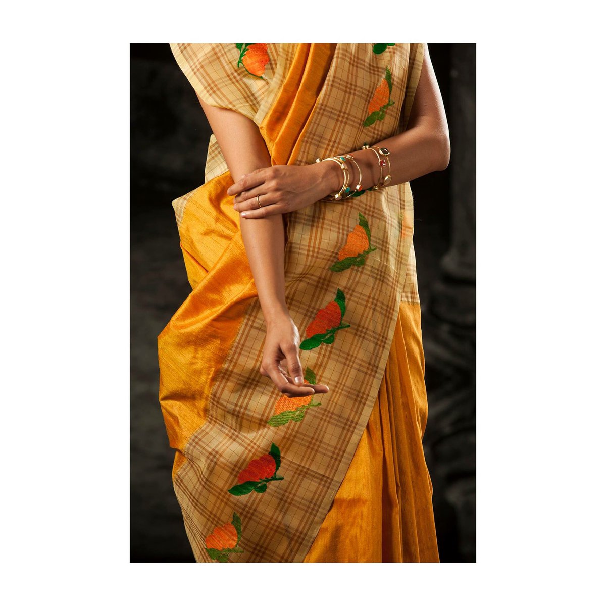 #EKAYACLOSET Florals with a timely twist to old-world romance -  the handwoven tusser silk sari with kora border
#ekayadiaries