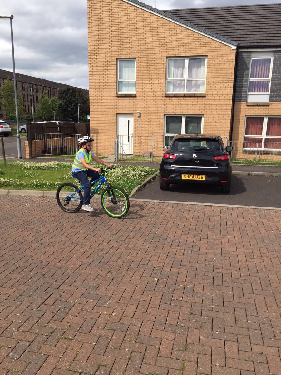 PirieParkPS's tweet photo. Children taking part in #bikeability on the roads &amp; local streets today🚴🏻🚴🏼‍♀️❤️ #healthy #fun #safety #roadaware👍🏼 https://t.co/1yNigtRt6A