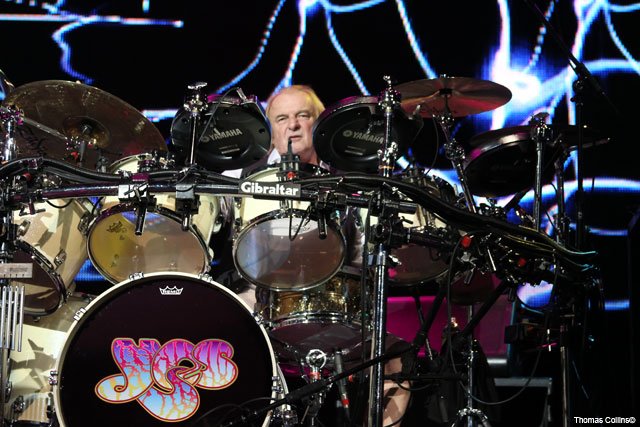 MGK wishes Alan White of a Happy Birthday! 