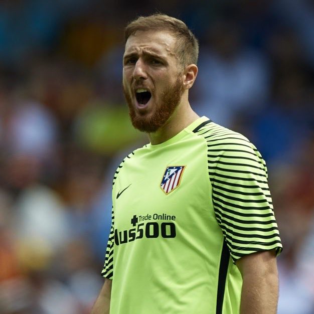 TheHeadtoHead's tweet photo. RT for De Gea🇪🇸
LIKE for Oblak🇸🇮 https://t.co/jsNuHBnXN8