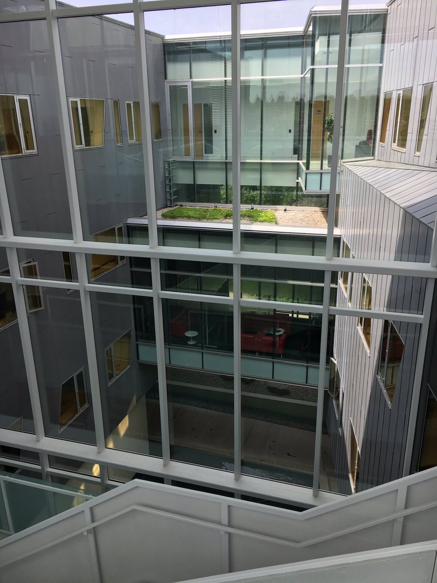 BrianMoelich's tweet photo. Great visit to @Perimeter beautiful #architecture filled with incredible minds #physics https://t.co/tQjZ7iXK0B