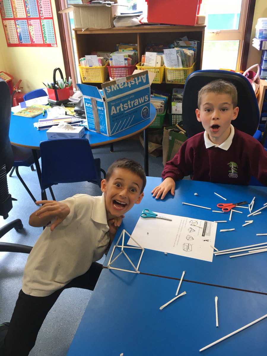 mrdwsavage's tweet photo. Making 3D shapes https://t.co/lsniYwshhI https://t.co/63UM3KNTUj