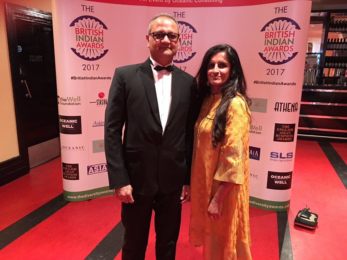 <a href="/ManjitGill/">Manjit K. Gill MBE 💙</a> wearing and with <a href="/_manojmakwana_/">Manoj Makwana</a> at the #BritishIndianAward tonight good luck guys! #smashshame <a href="/OceanicEvents/">OceanicEvents</a> @binti_period