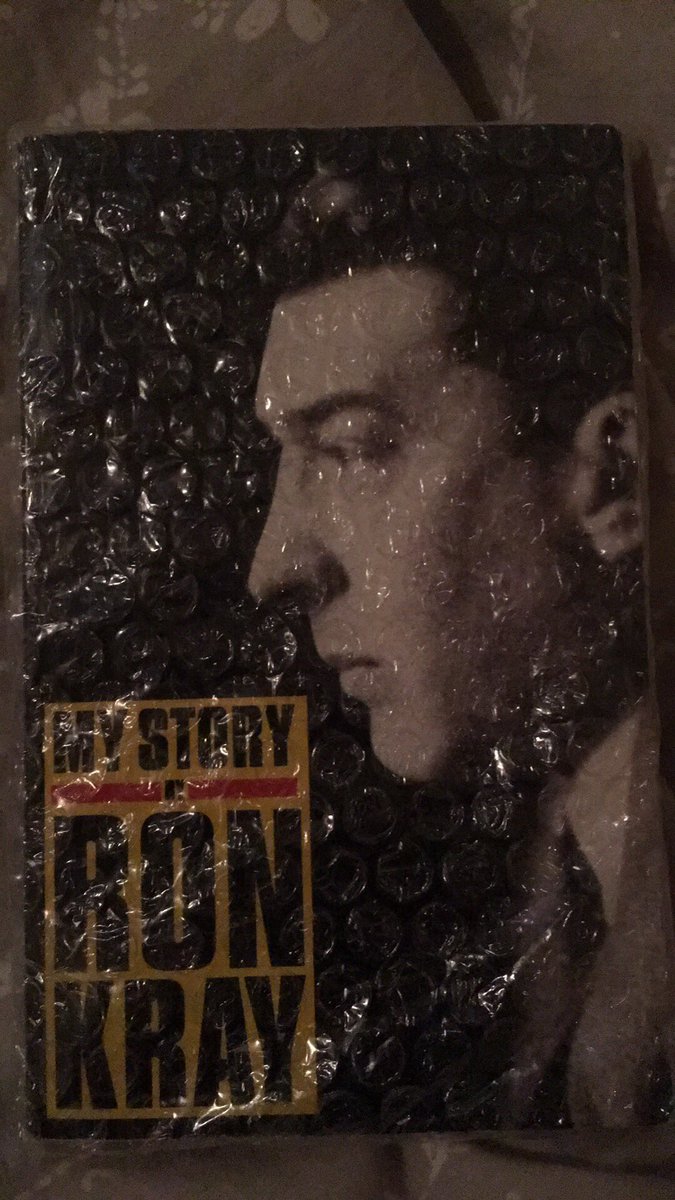 ThePinkeh's tweet photo. MAH DADDYS BOOK HAS LANDED ABAJAKKAKALLAMZKZLAAPA!! #RonKray YAAAAS @lavliblis https://t.co/1tLx3SiyyM