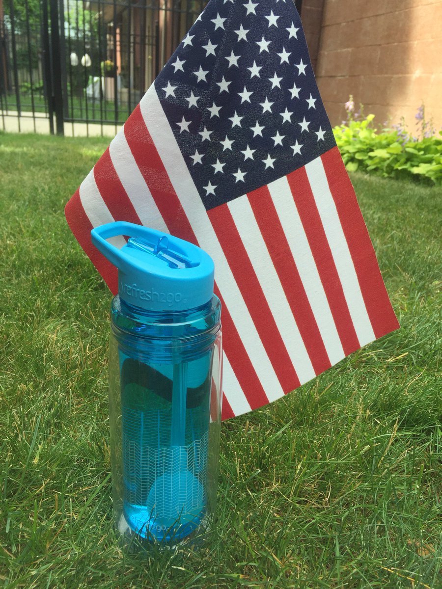 Refresh2goWater's tweet photo. Happy National Flag Day! Don't forget to stay hydrated! #NationalFlagDay #FlagDay #refresh2go
→ https://t.co/DfCPtia0VA https://t.co/MJQYeTcP6a
