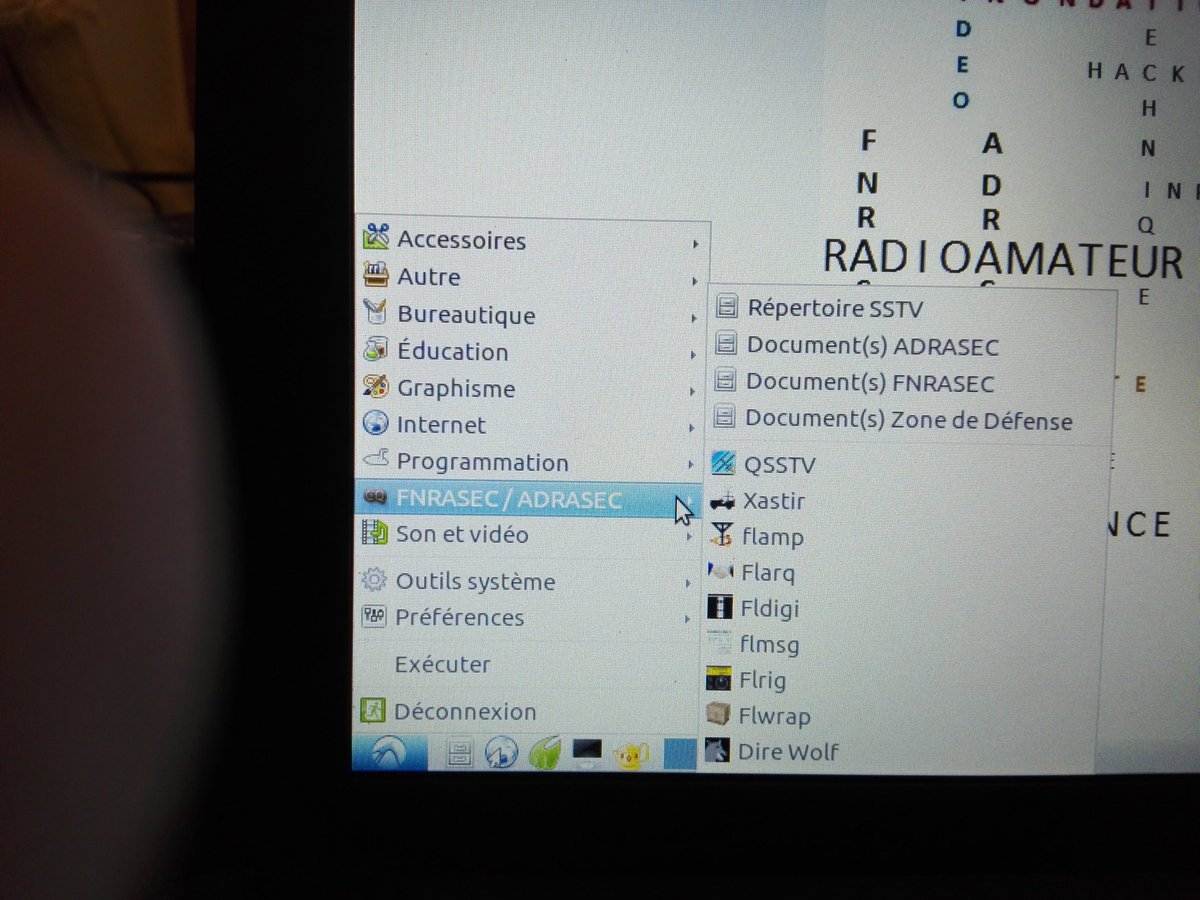 F4EED's tweet photo. Projet #clefUSB @FNRASEC le menu avance pas mal #emcom #gestcrise #hamr #radioamateur https://t.co/7mhNA2zBjt
