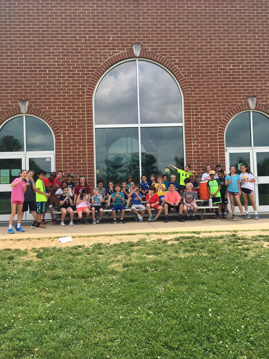 woods_athletics's tweet photo. #PopsicleBreak #Campers&amp;Counselors #AllStarSportsCamp #GoMightyOwls https://t.co/mvf9WIsLy3