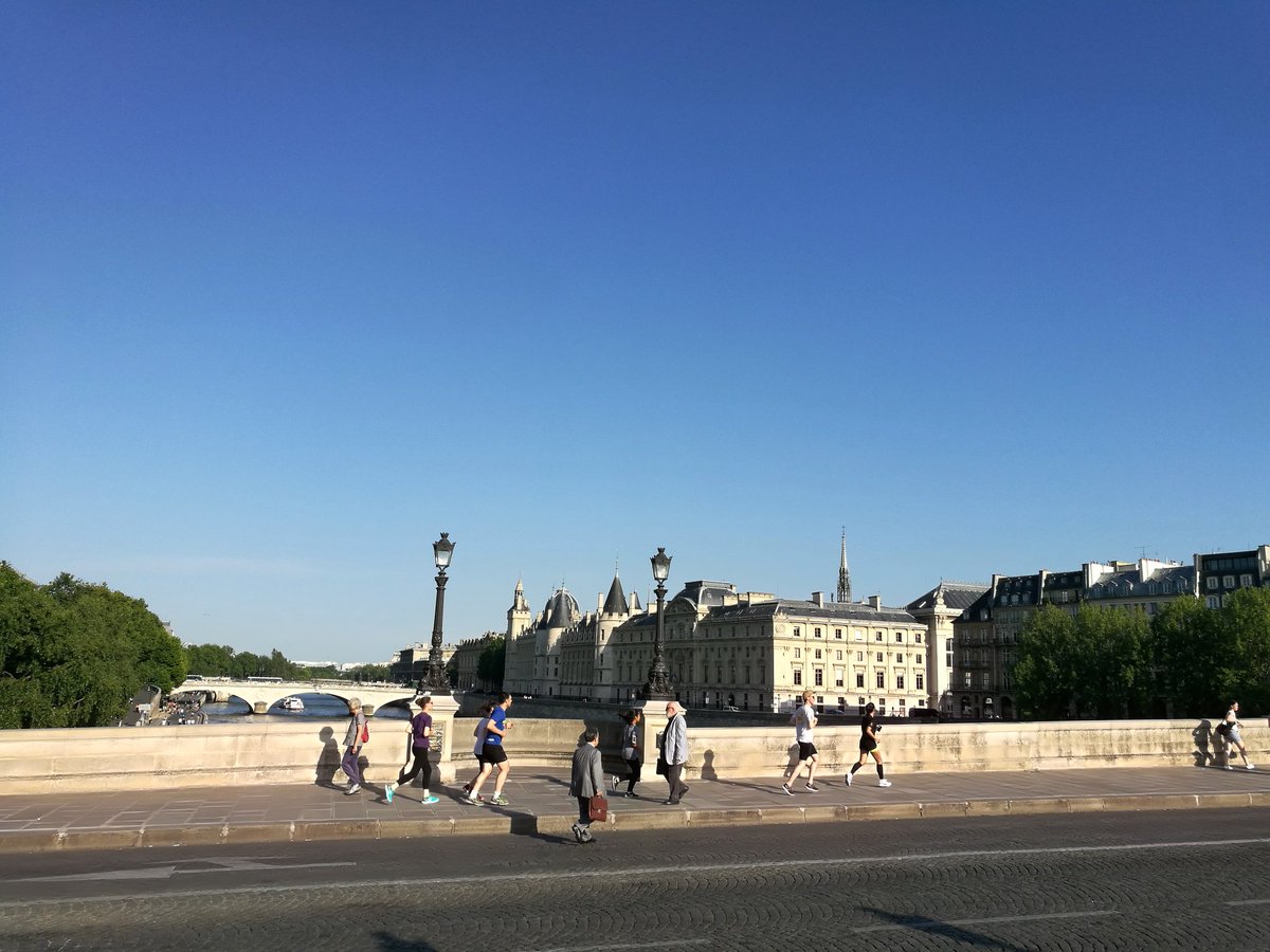 Daniel Bates tweet media