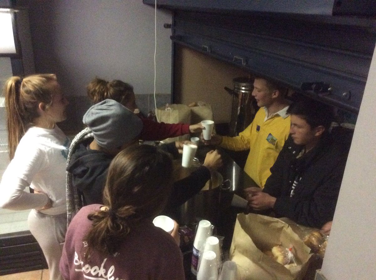 beaulieucollege's tweet photo. Soup and roll to keep warm. Thanks to @beaulieucollege PTF and Crowthorne SuperSpar for the delicious soup #schoolsleepout2017 #bcspirit https://t.co/hhji88Sm3E