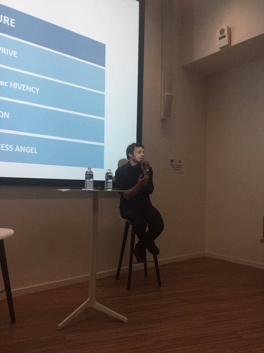 EMDigiClub's tweet photo. "La plus grosse menace pour nous n'est pas celle d'Amazon elle est plutôt chinoise" @tpetit58  @ShowroompriveFR #EMdigiclub https://t.co/QWNFH7jRXj