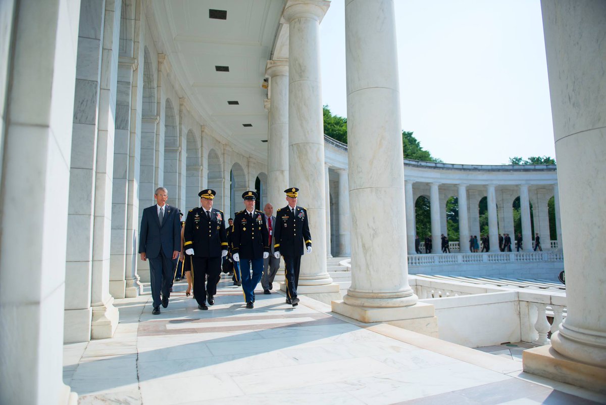 ArlingtonNatl's tweet photo. #ICYMI: Take a look at this photos from today's #ArmyBDay wreath laying in honor of the #USArmy's 242nd birthday! https://t.co/UFqJ8ubnMP