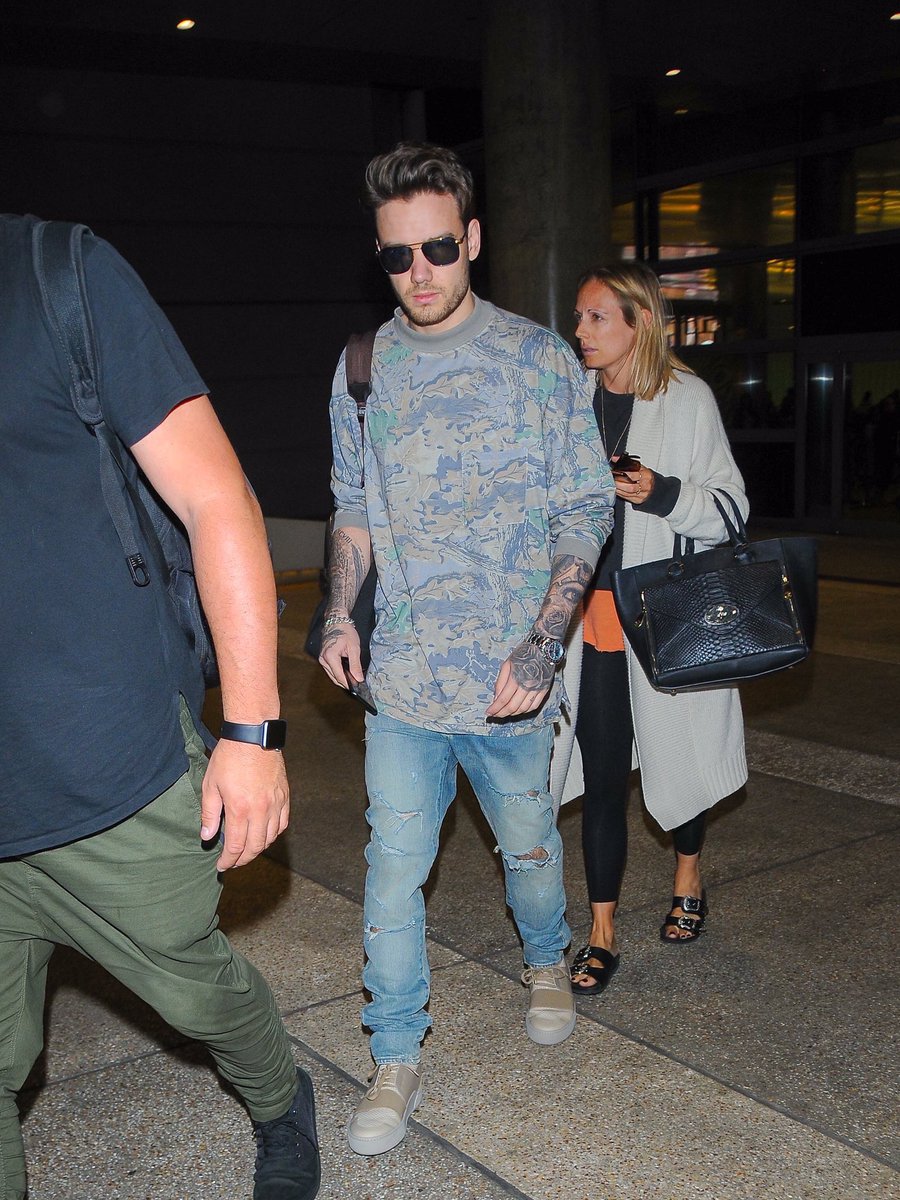 1DInfoForFans's tweet photo. Liam at LAX last night. #2 https://t.co/QsiICFX84a