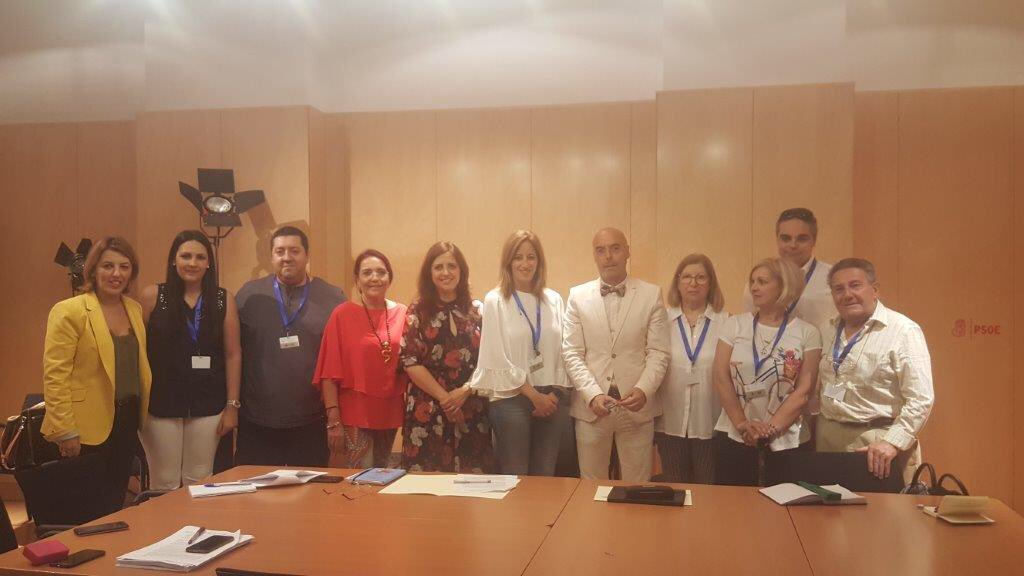 estherpcamarero's tweet photo. 👏🏼👏🏼👏🏼 Celebramos con los #emigrantes retornados #FEAER que hoy se aprueba nuestra PNL para hacer justicia con sus #pensiones @psoe https://t.co/3znD0Hfij7