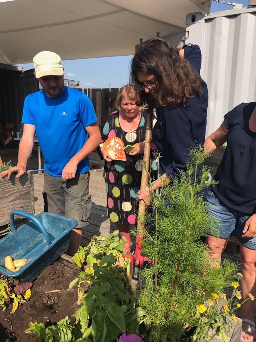 valerie_oppelt's tweet photo. L'agriculture urbaine au coeur de notre journée,avec la visite d'une exploitation maraîchère &amp; l'Atelier du Potager de la Cantine #circo4402 https://t.co/Hlo4Pg1YQq