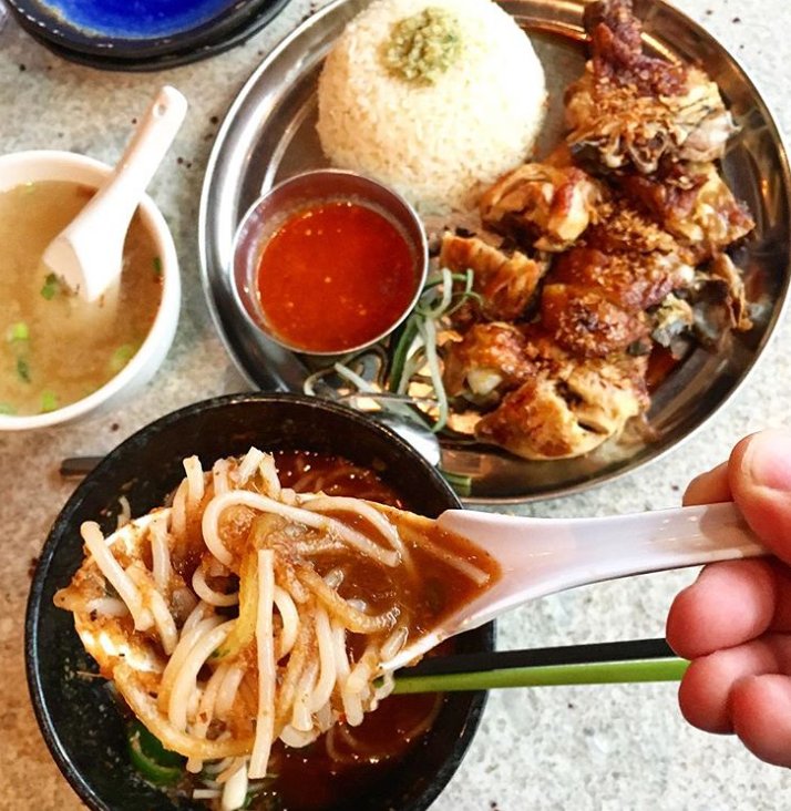 What day is it? An awesome day at Laut! come and visit us today!
#authentic #original #funfood  pic by <a href="/foodiemagician/">Josh Beckerman</a>