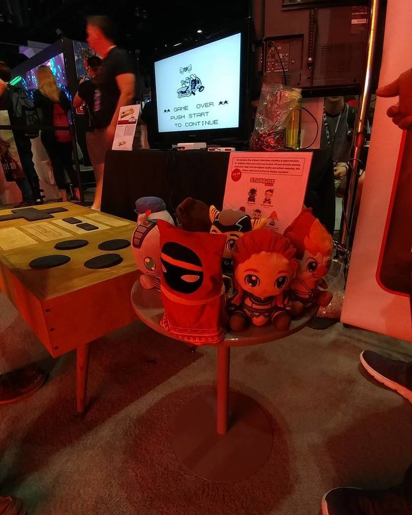 _GillieMonster's tweet photo. #thestubbins #megatable #E32017 #stopby #sayhi https://t.co/QQADaKaUNu