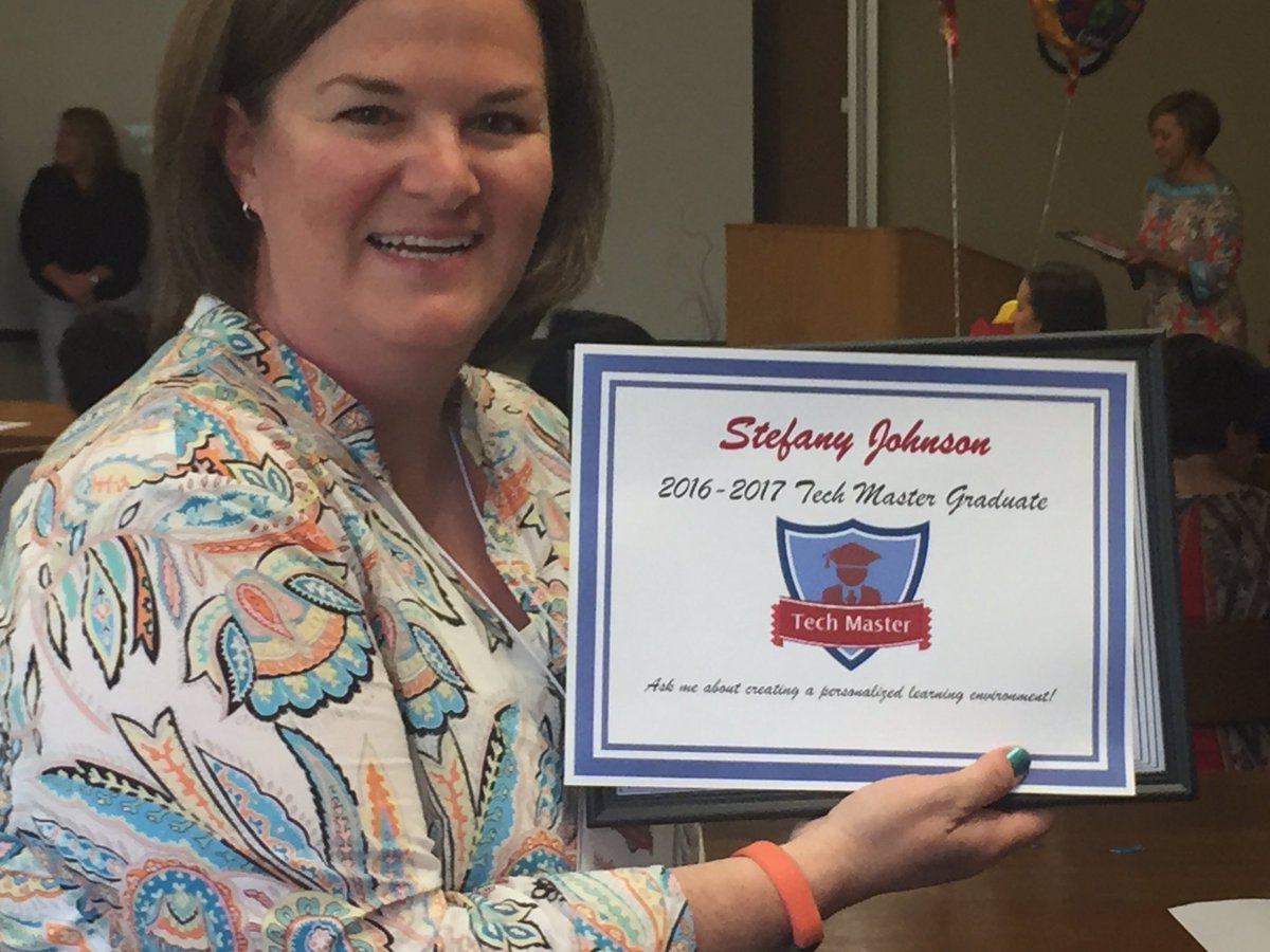 Williamconklin's tweet image. Tech Master Graduation #techbadge Great job Carmen and Stephany @aolets_go @carmenwteachin4 @stingrays2 @kboyd @GravelyKristen #🦁