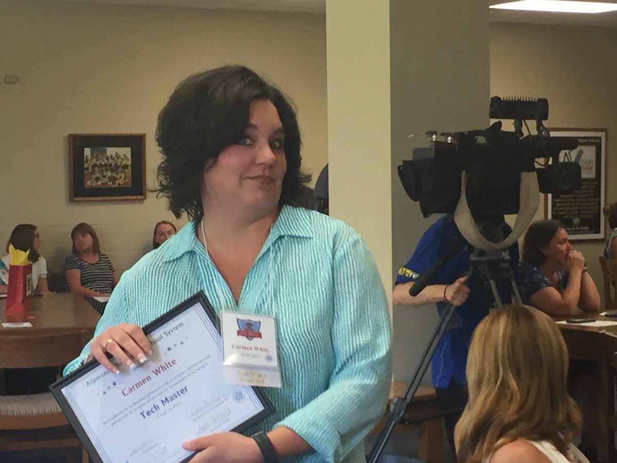 Williamconklin's tweet image. Tech Master Graduation #techbadge Great job Carmen and Stephany @aolets_go @carmenwteachin4 @stingrays2 @kboyd @GravelyKristen #🦁