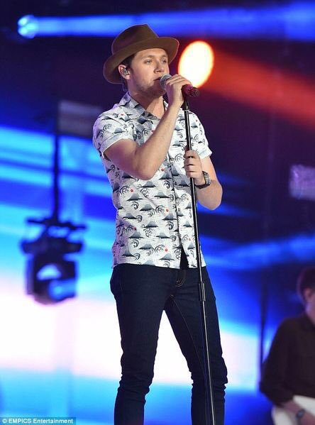 SourceHoran's tweet image. spectacle de Niall Horan à Capital Summertime Bal 2017 au stade de Wembley à Londres 10.06.2017