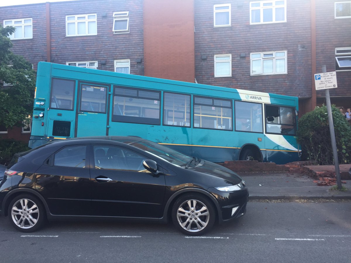 F1_Berger's tweet photo. Bus left depot with either brake failure or stuck throttle #guildford #arriva #nobodyhurt https://t.co/vlj24KjLc2
