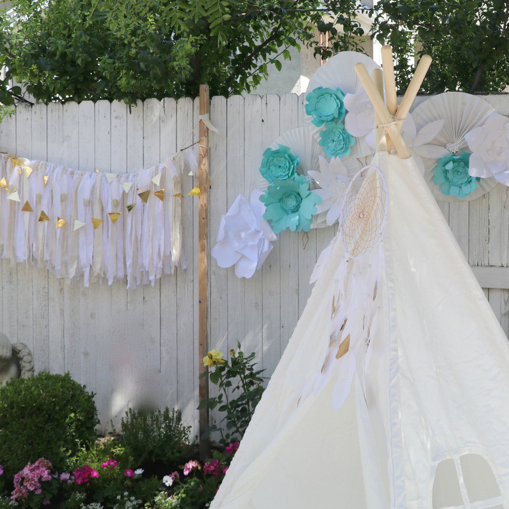 Teawithtrina's tweet photo. Want to throw a bohemian garden party or baby shower? Here's some tips with recipes included. https://t.co/AidJ9fgZSE https://t.co/m8k6g6o5l1