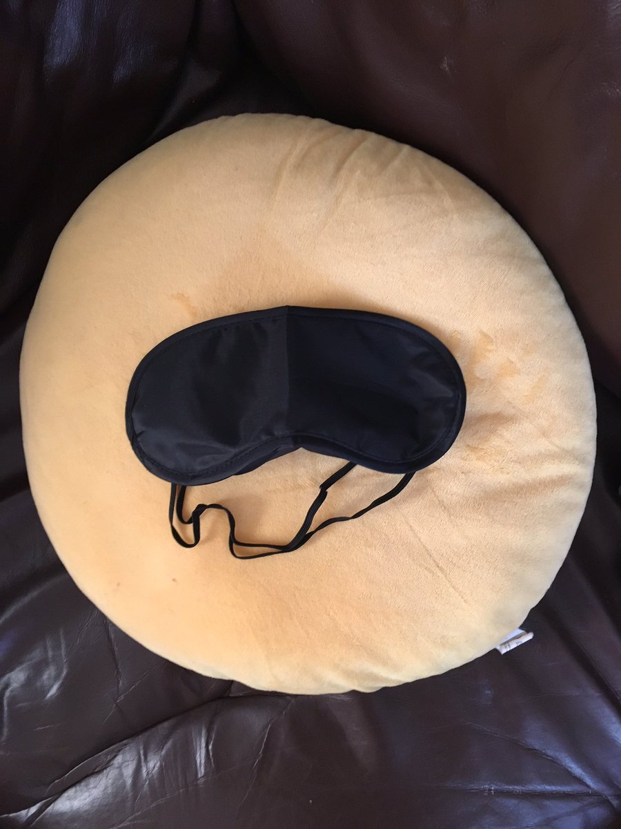 Leeds9Local's tweet image. How to work a sleep mask into a #nhsleadershipacademy session 

@kirsti79 @LcdpTerry @mariep381 #tscommunity