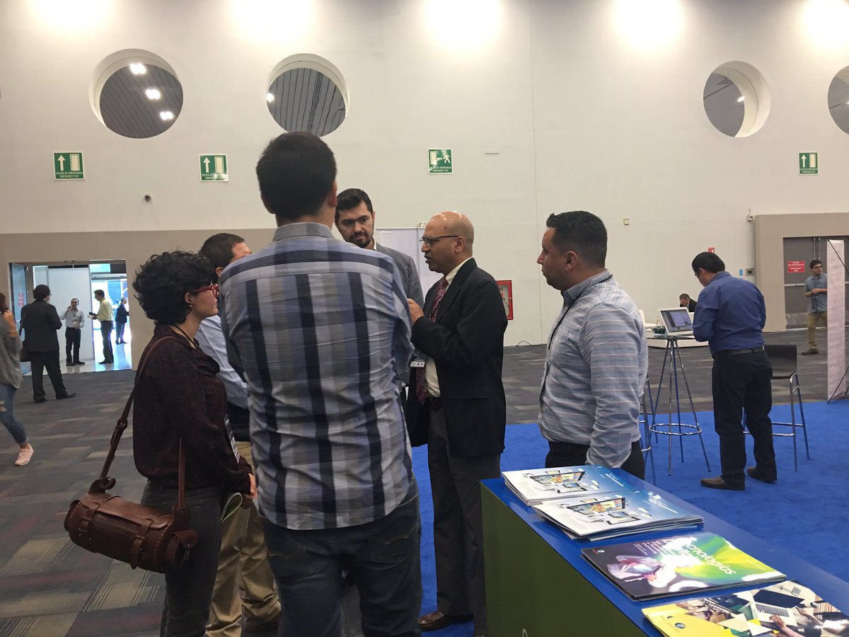 lupitatg's tweet image. @Persistentsys @DES_Mexico #PersistentSys #PSMex Sanjeev talking about IoT