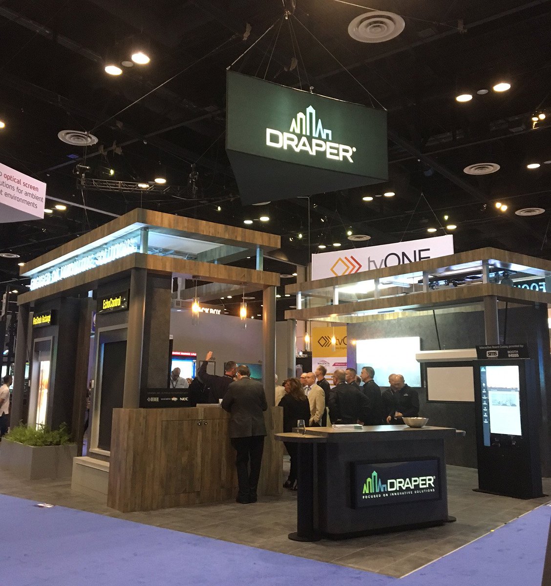 DraperAV's tweet photo. #FindAVnation Find the FlexShde Recharge in booth 3342! #AVTweeps #InfoComm17 https://t.co/nDd83W9N5L